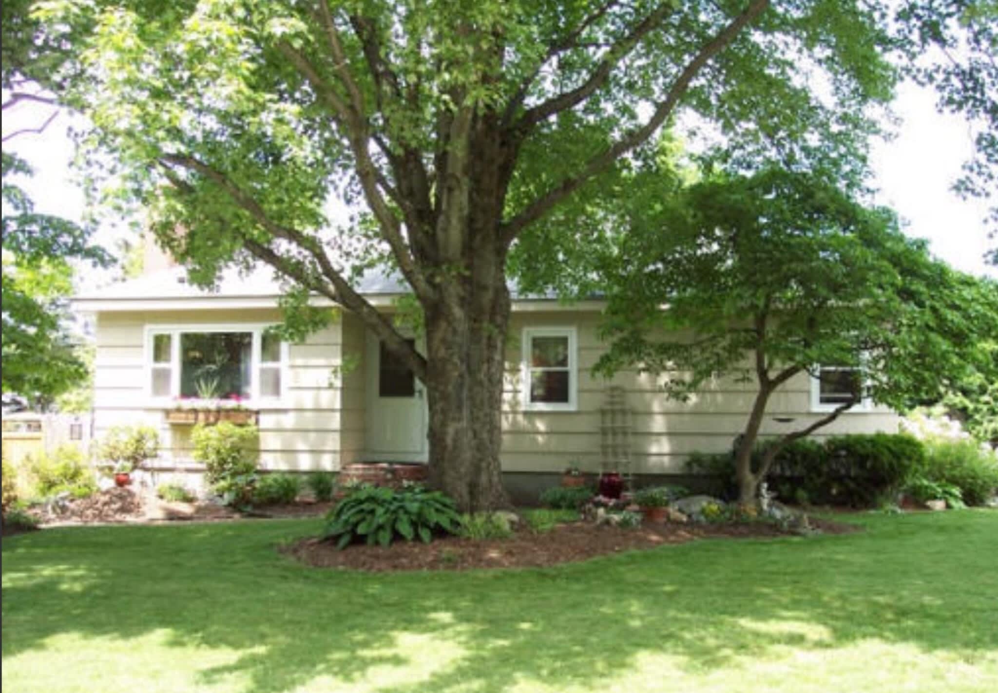 15 Armstrong Dr – photo 3