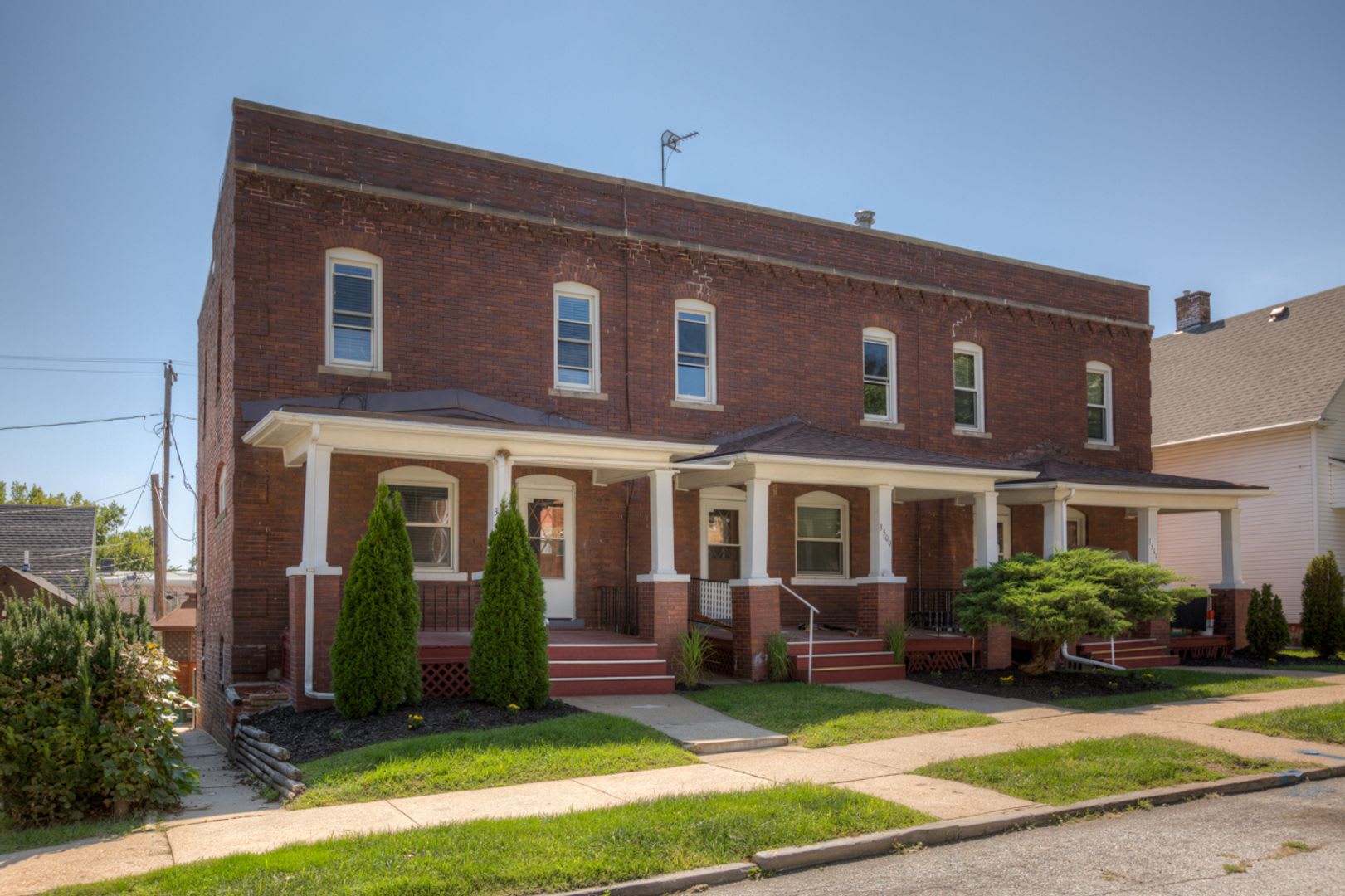 3507 3509 3511 Dewey Ave Townhomes – photo 5