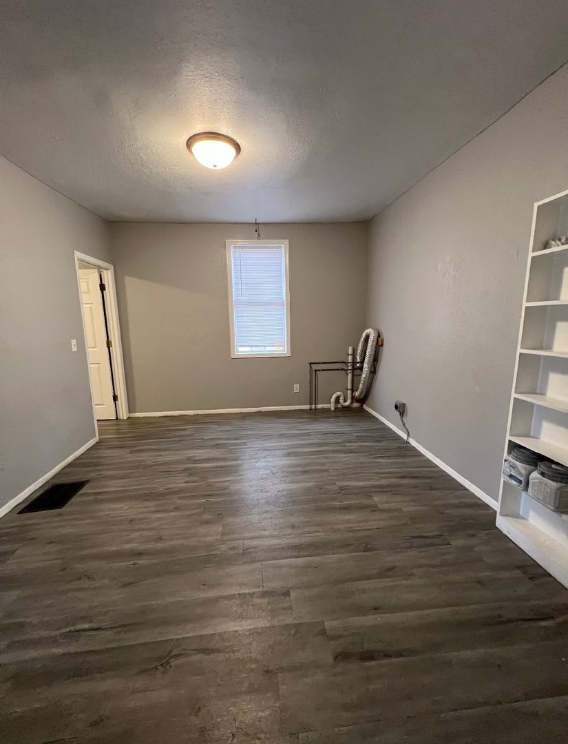 Spacious 2 Bedroom, 2 Bathroom Home for Rent – 712 E. 15th St., Davenport, IA 52803 – photo 5