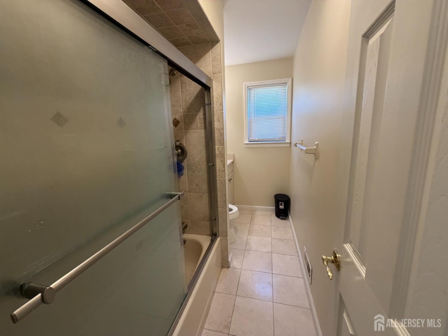 911 Yorkshire Drive – photo 5