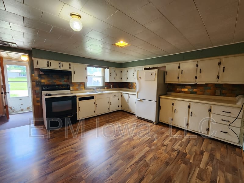 816 5th Avenue Northeast – photo 1