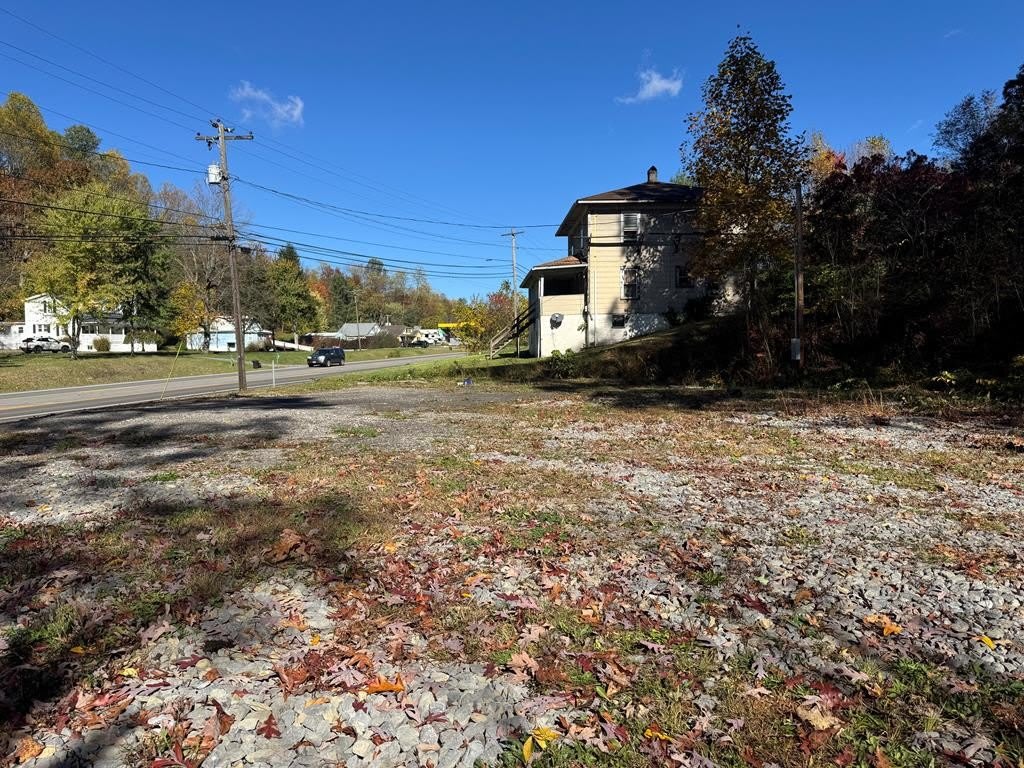 RT 16/ NEAR SOPHIA, 330 ROBERT C. BYRD DR. – photo 1