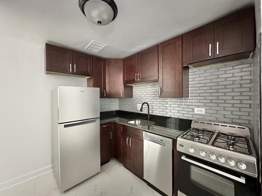6707 California – photo 3
