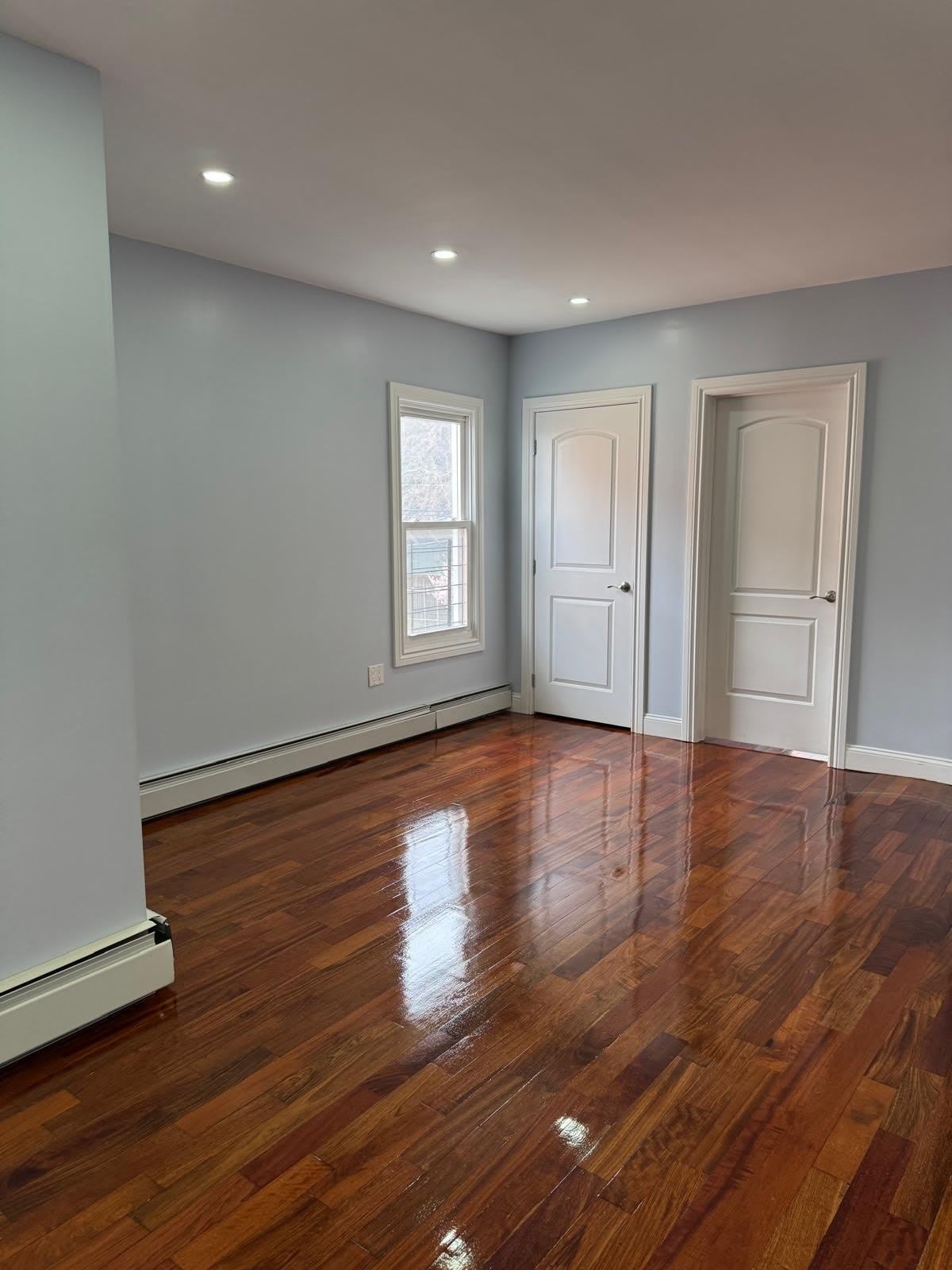 820 E 216 – photo 4