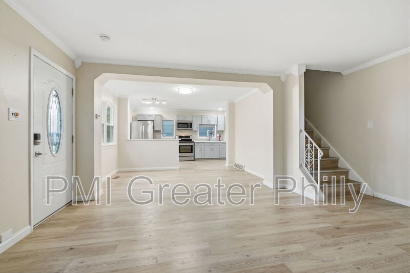 1523 West Cheltenham Avenue – photo 3