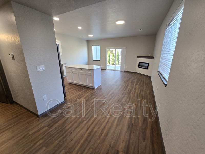 308 S Clinton Ln – photo 3