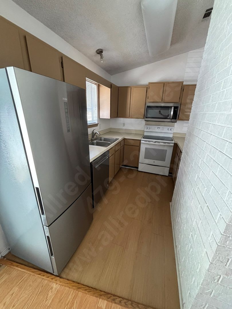 Getting Ready For You! Updated 2-Bedroom Duplex with Fenced Yard & Lawn Maintenance! NO PETS – photo 4