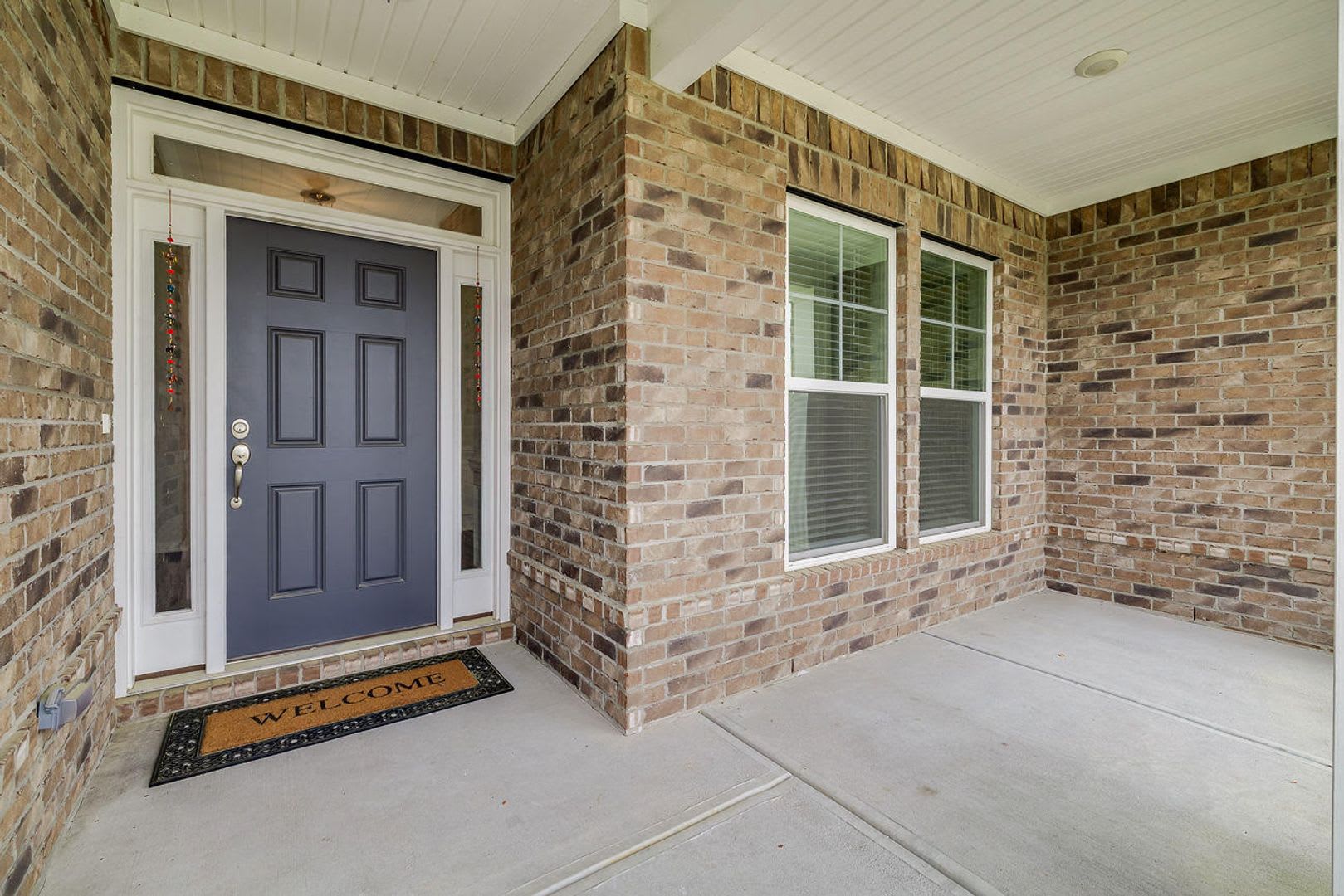 Elegant Savannah Living – 5BR Home with Spacious Primary Suite & Dual Living Spaces – photo 4