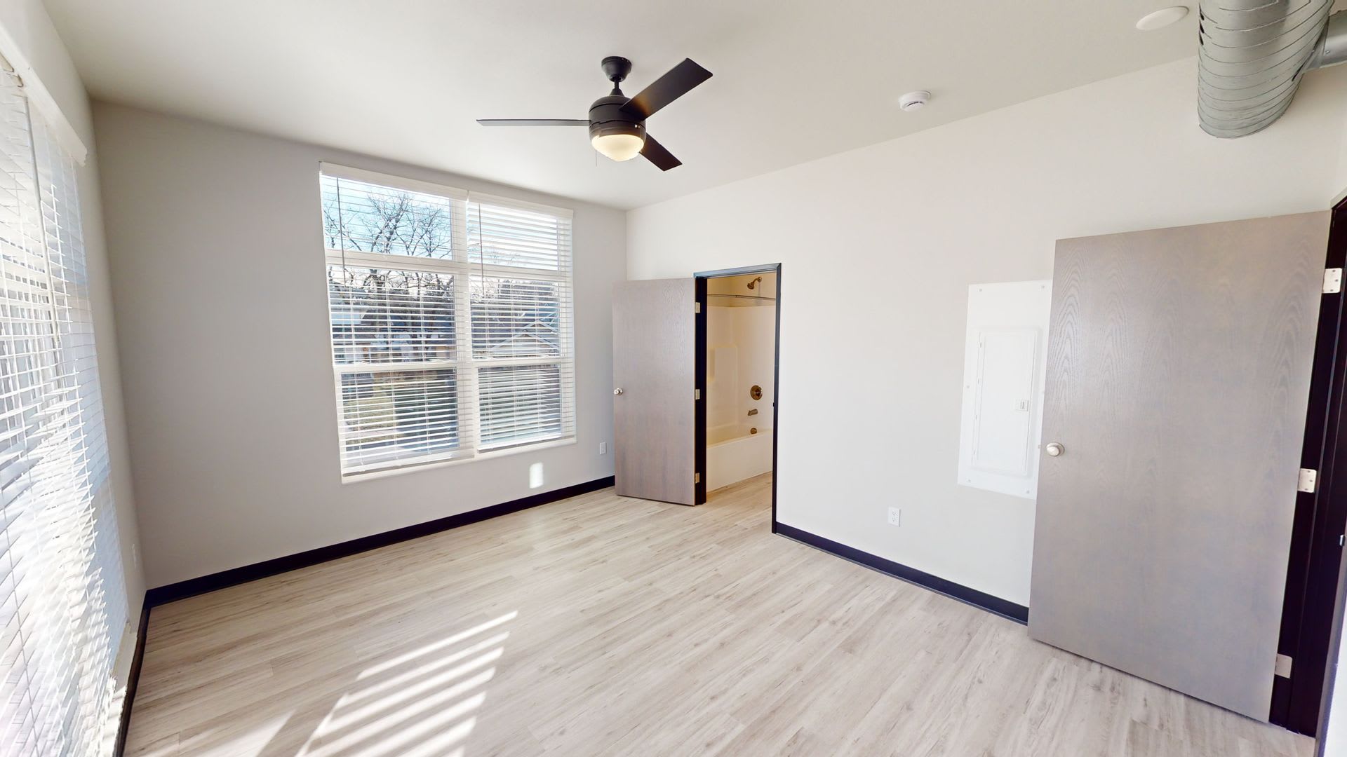2807 Oakland – photo 4
