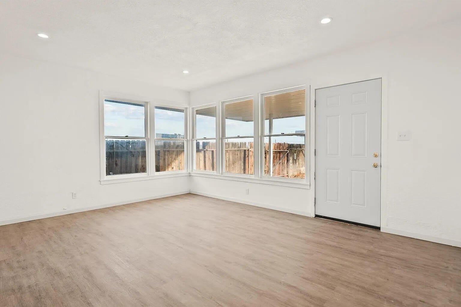 13057 Davenport Street – photo 5