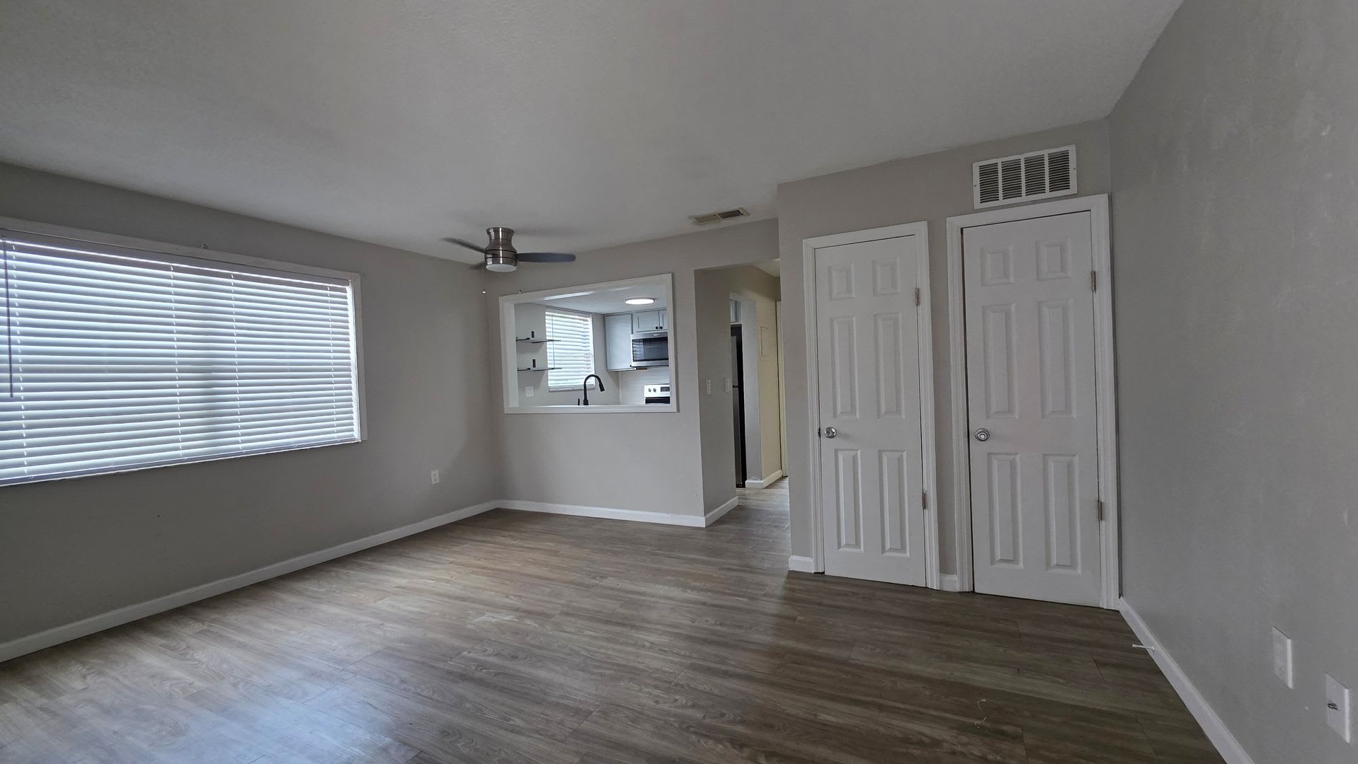 ** HALF OFF 1ST MONTH'S RENT WITH 13 MONTH LEASE ** – photo 2