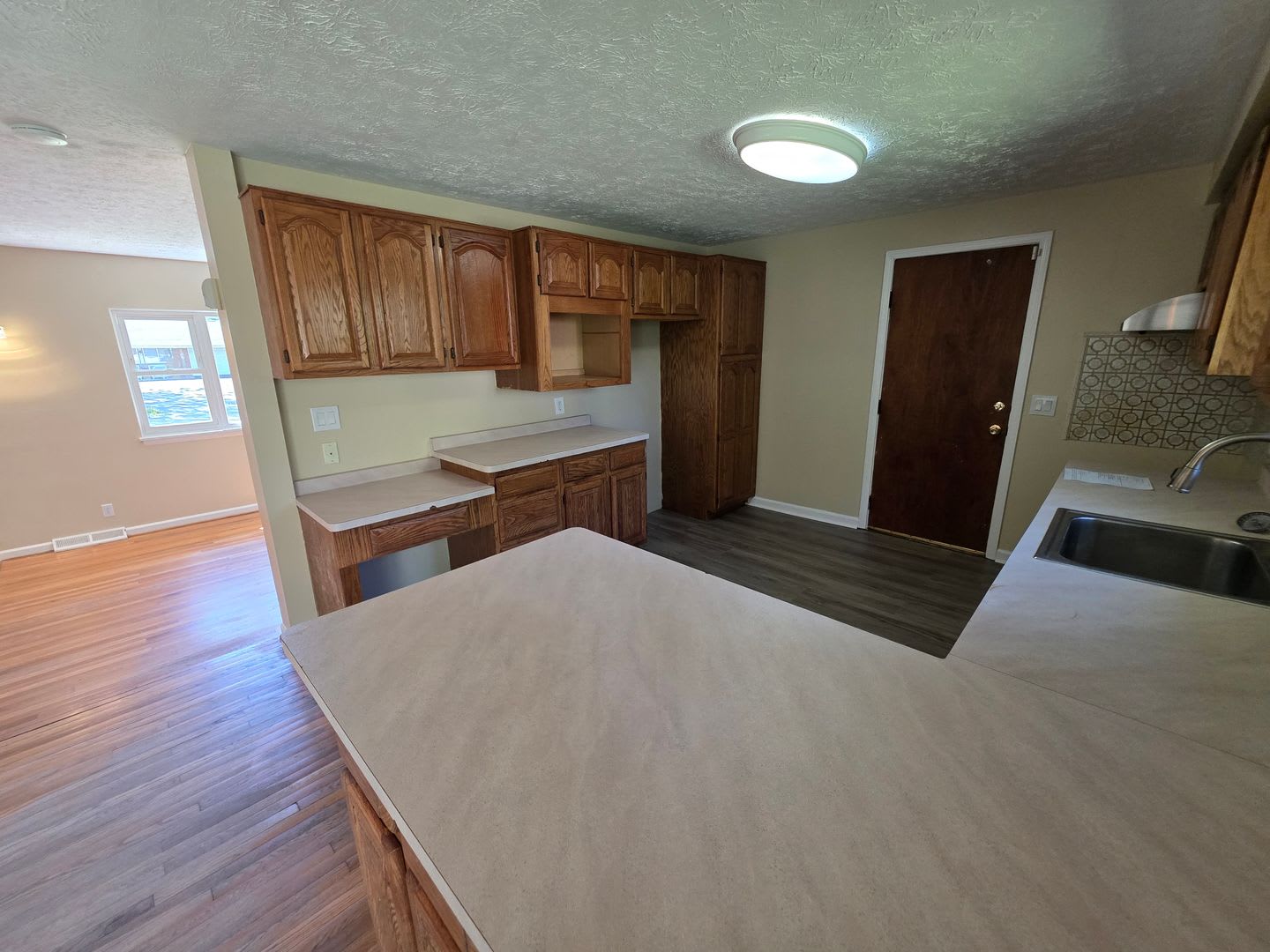 Available Now 4 Bed 2 Full Bath Single Family House In Henrietta – photo 3