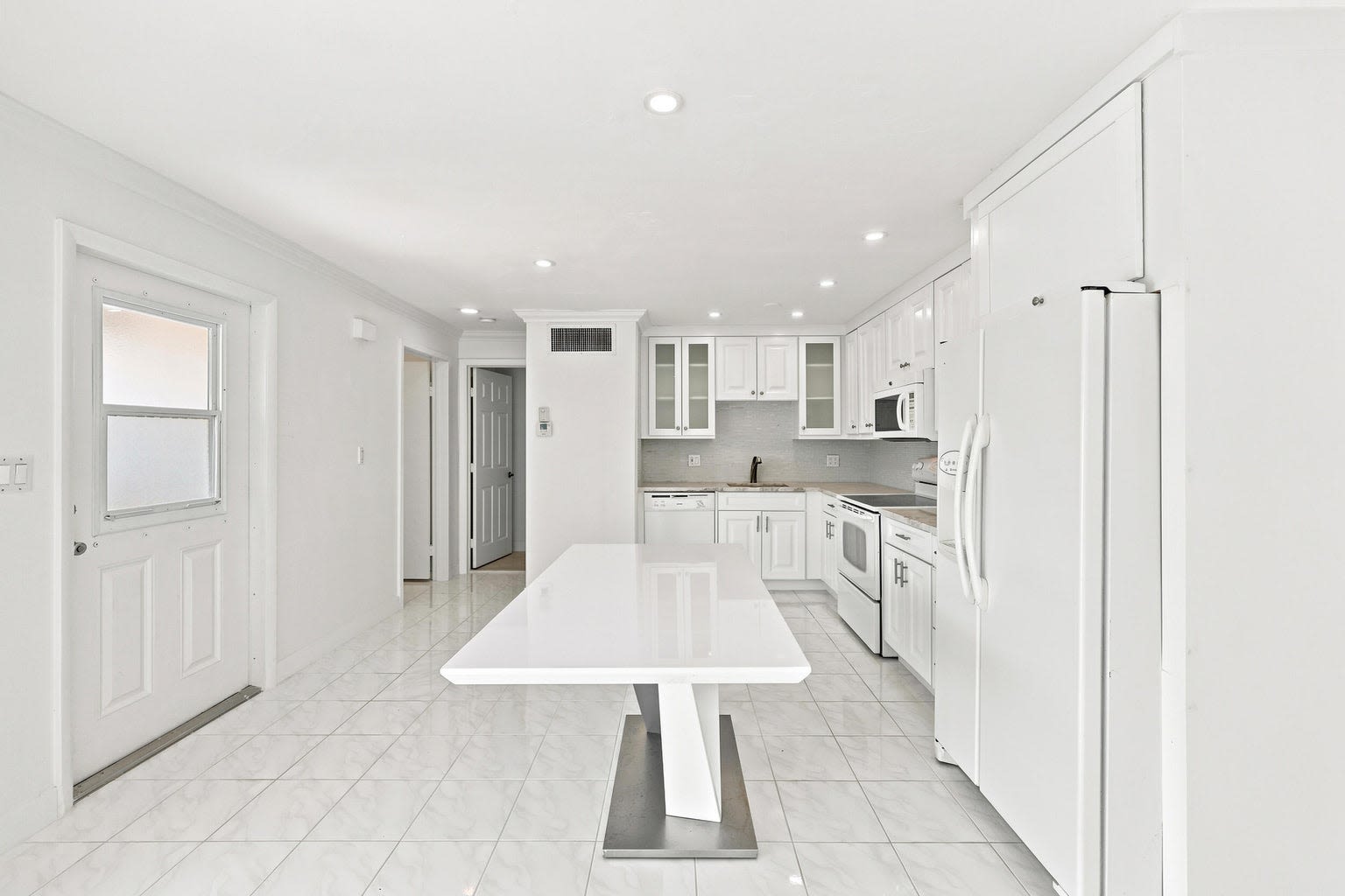 126 West Ct – photo 4