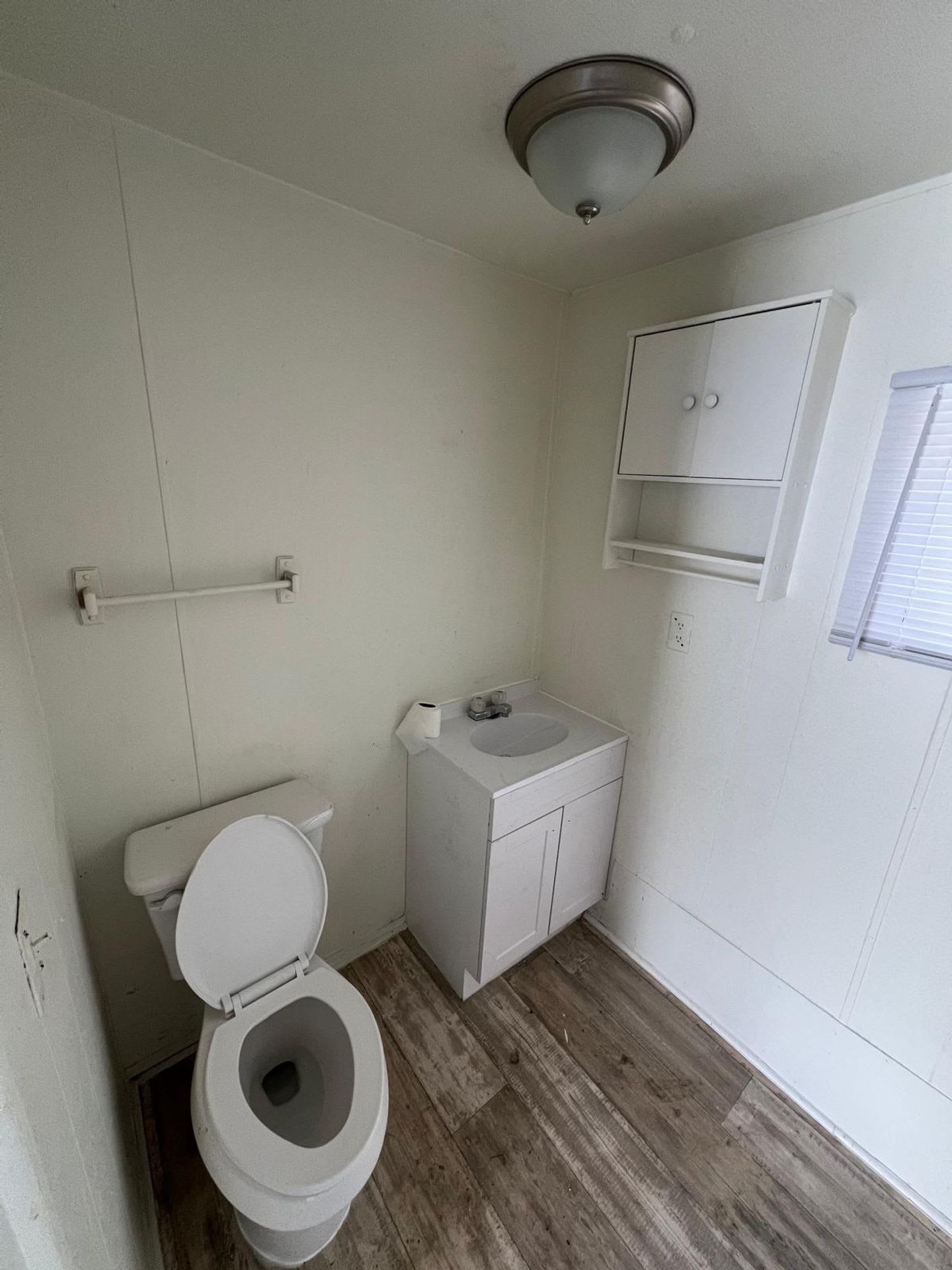 Renovated 3-Bed, 2-Bath Mobile Home – photo 4