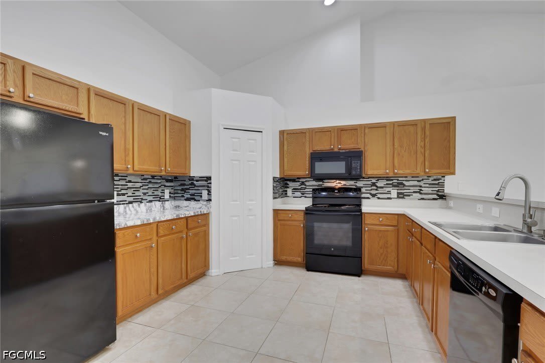 1807 NE 28th Street – photo 4