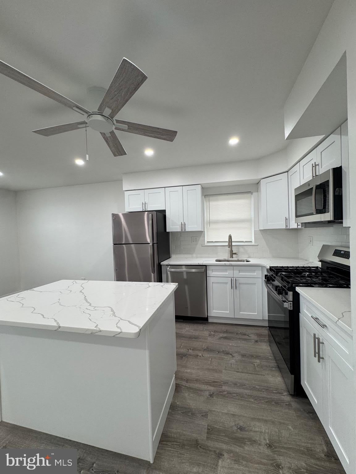 9762 HILSPACH Street – photo 5