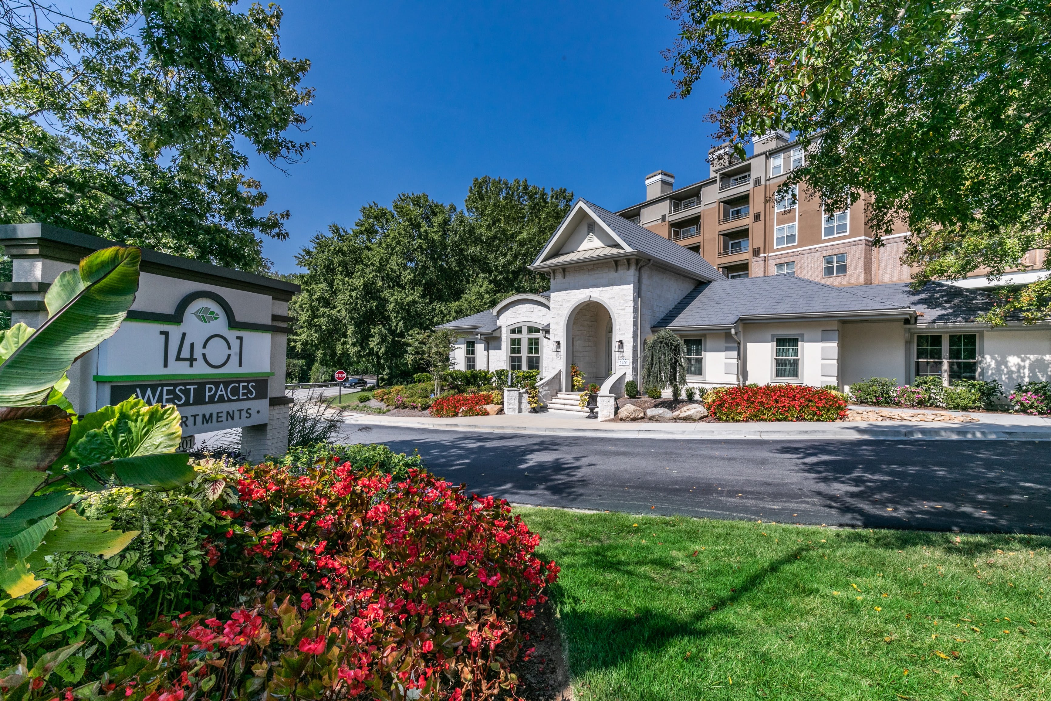 1401 West Paces – photo 1