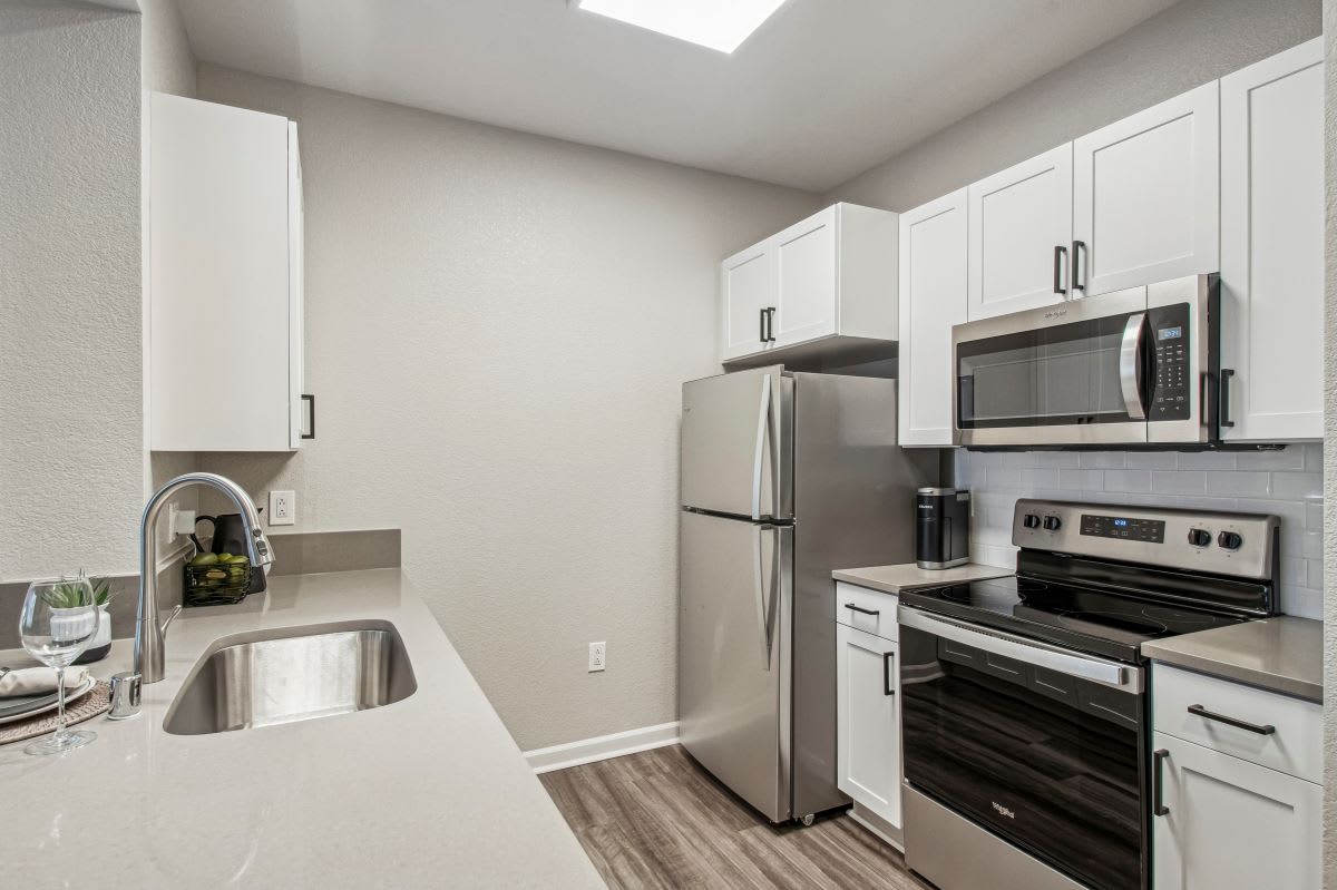 Bay House Emeryville – photo 5