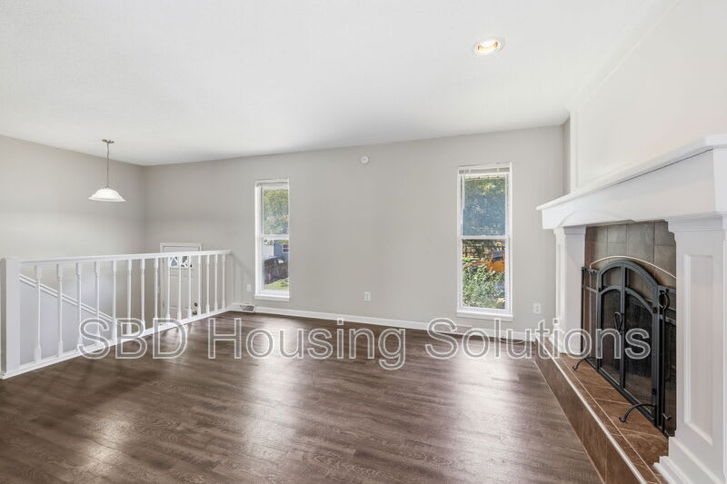 512 NE Weathervane St – photo 5