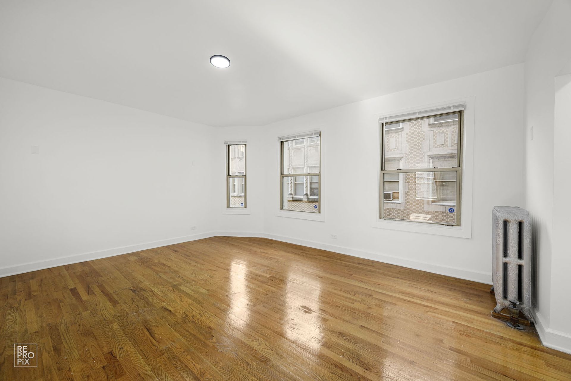 8051 S Ingleside – photo 4