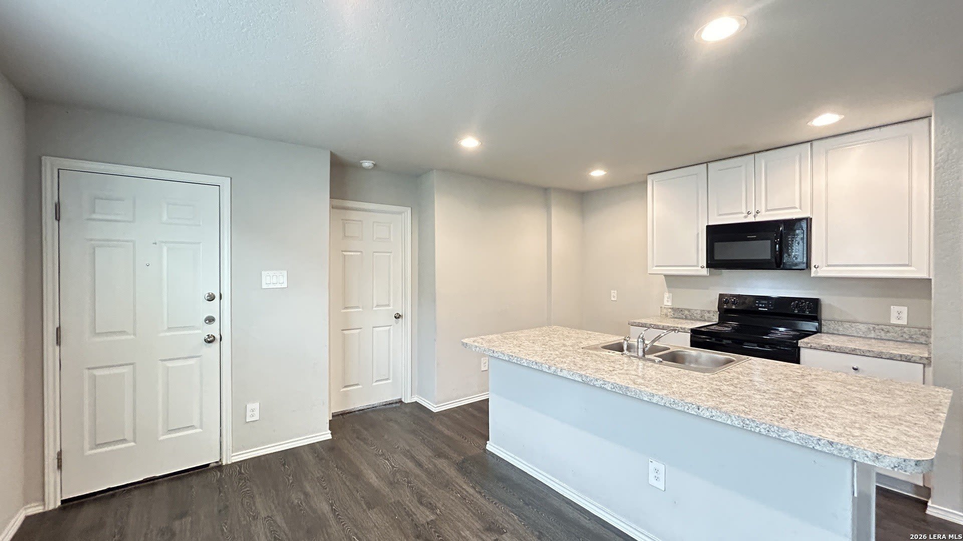 619 Pleasanton Way – photo 4