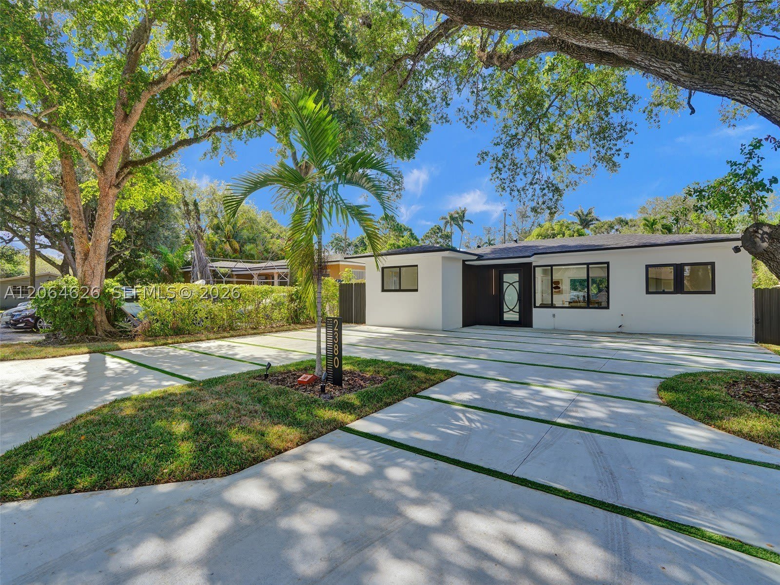 2380 NE 184th Ter – photo 1