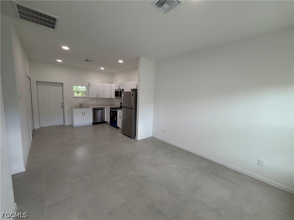 1092 Norton Avenue S – photo 2