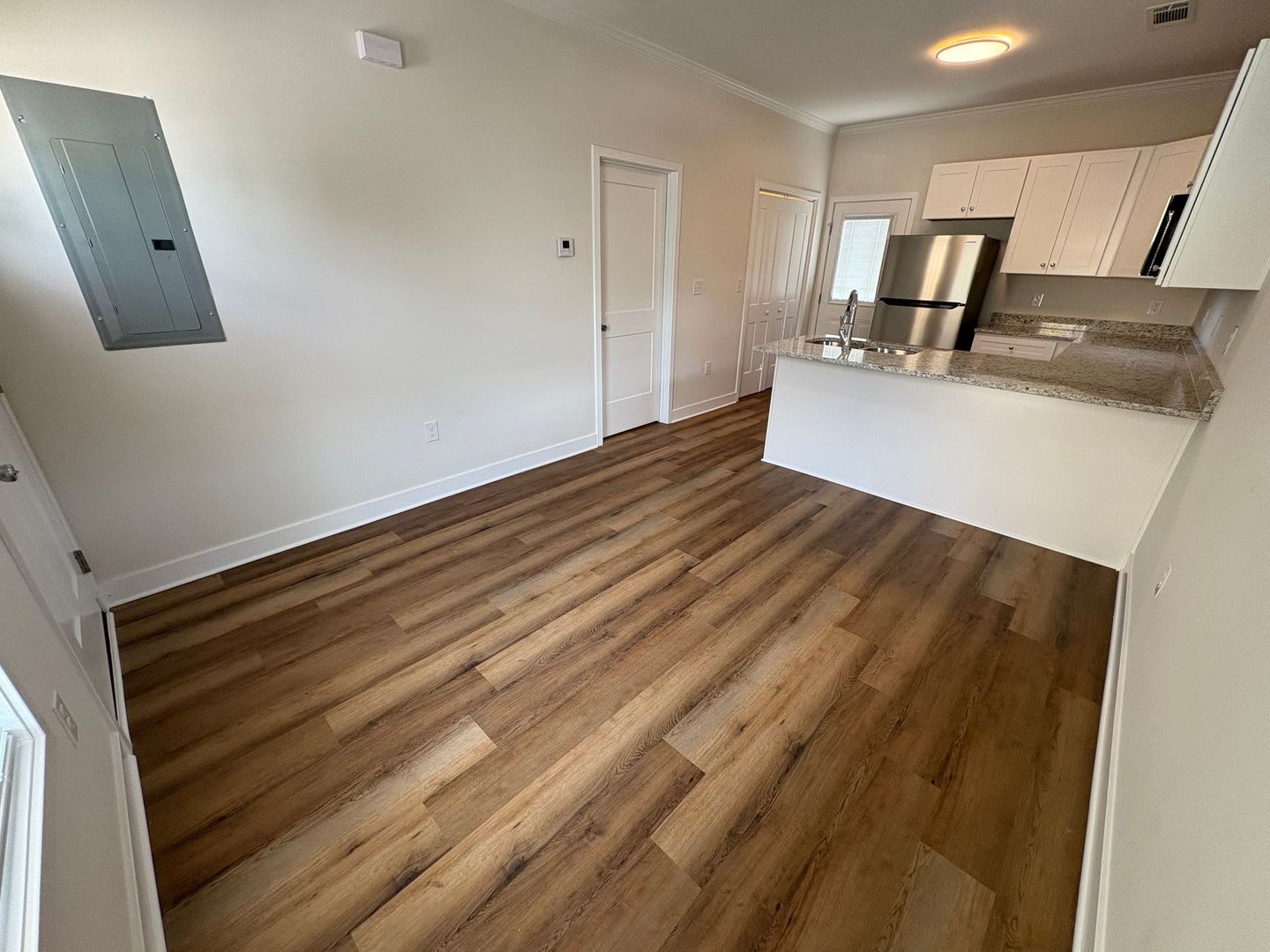 PRE-LEASING FOR AUGUST 10 2027! – photo 2