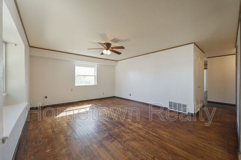 1805 NE 53rd Street – photo 3