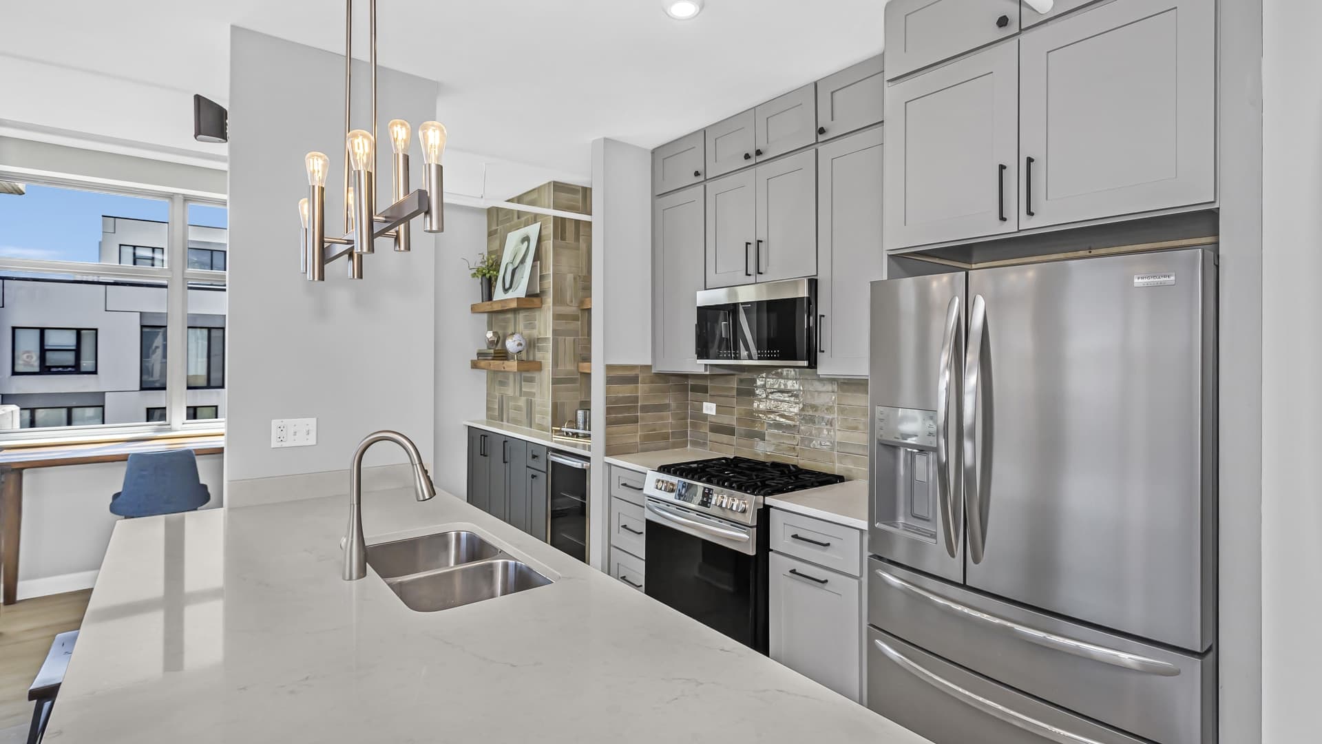 511 West Division Street – photo 4