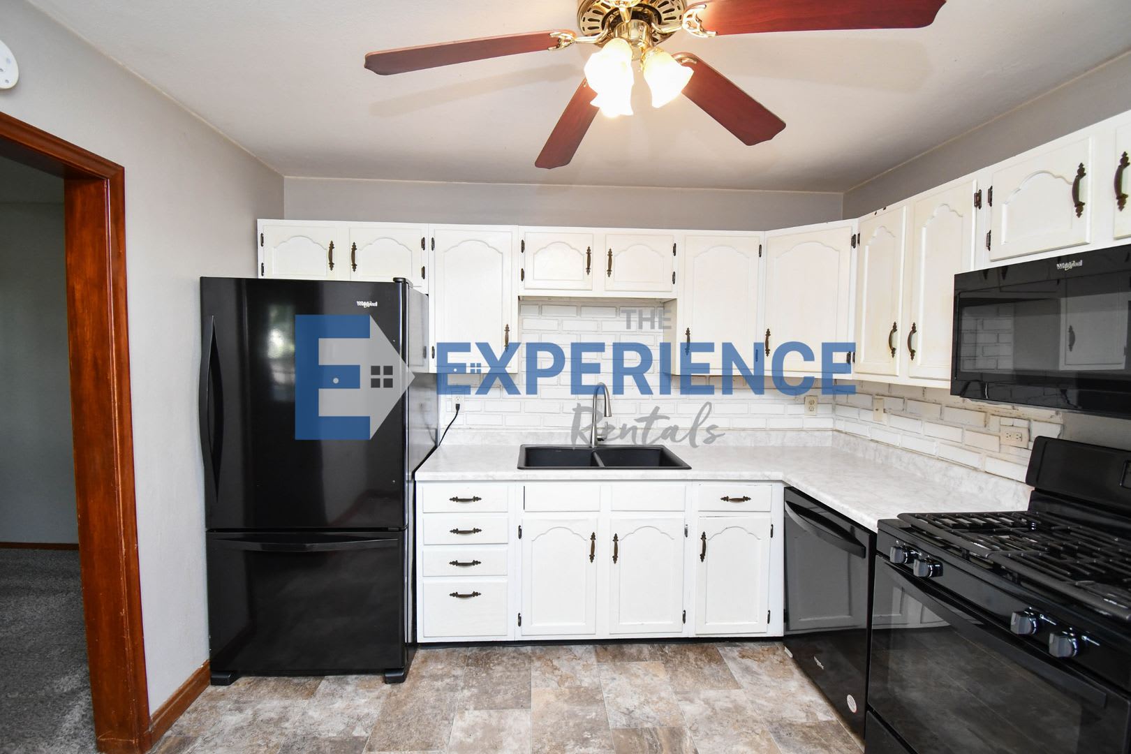 Charming 3-Bedroom Single Family Home East Sioux Falls! – photo 4