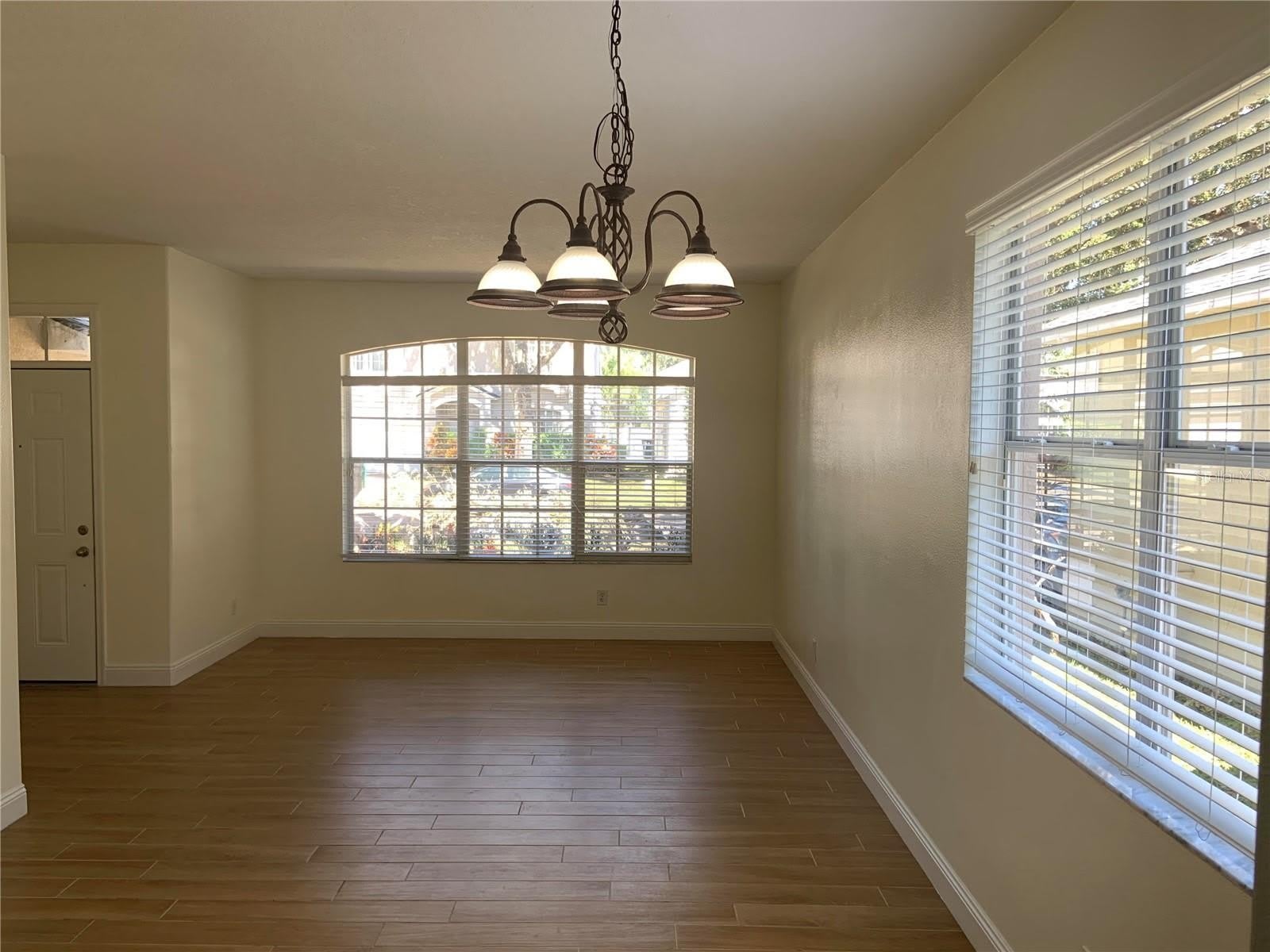 4527 RIVERTON Drive – photo 4