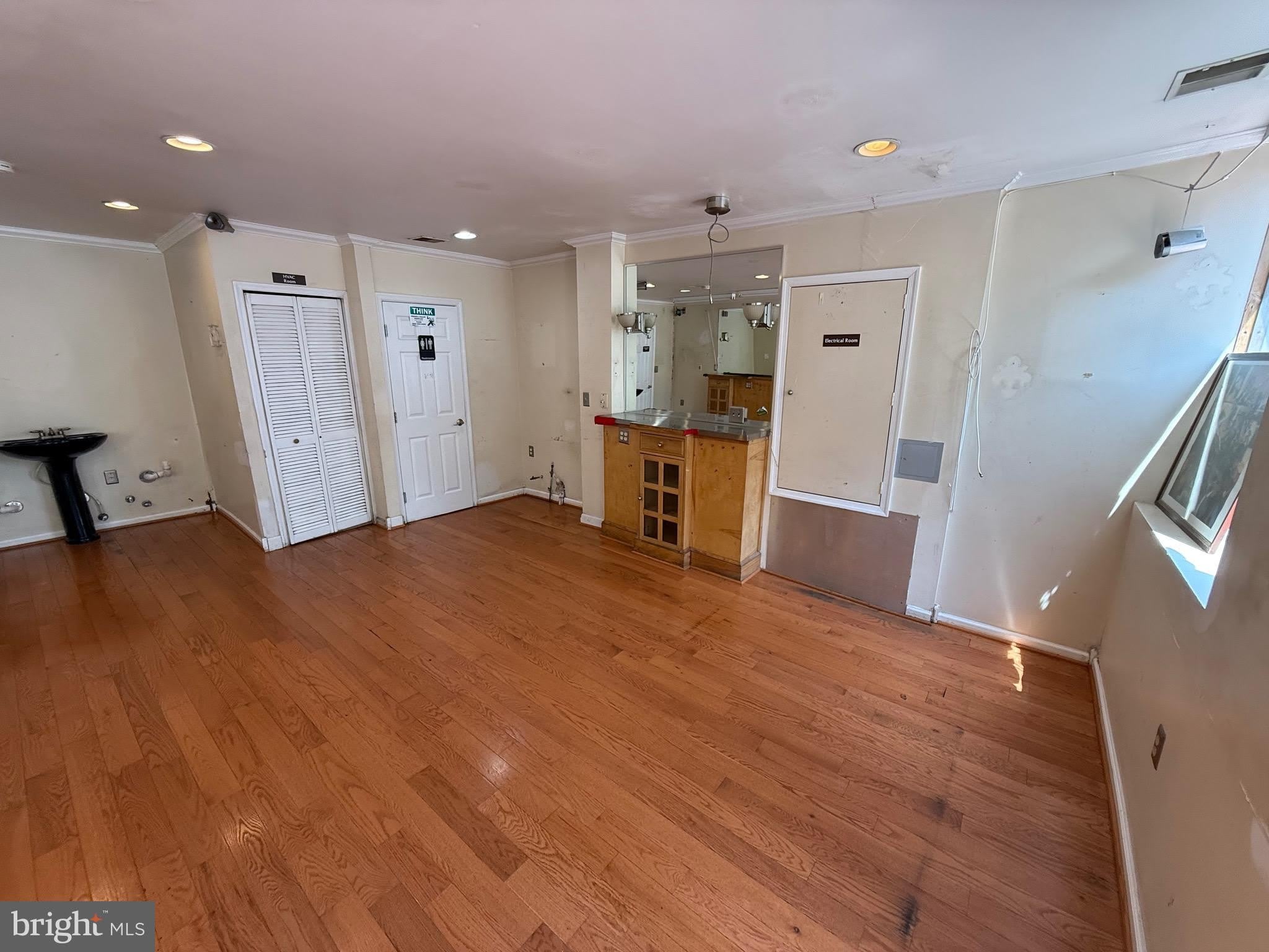 1005 8TH Street SE – photo 3
