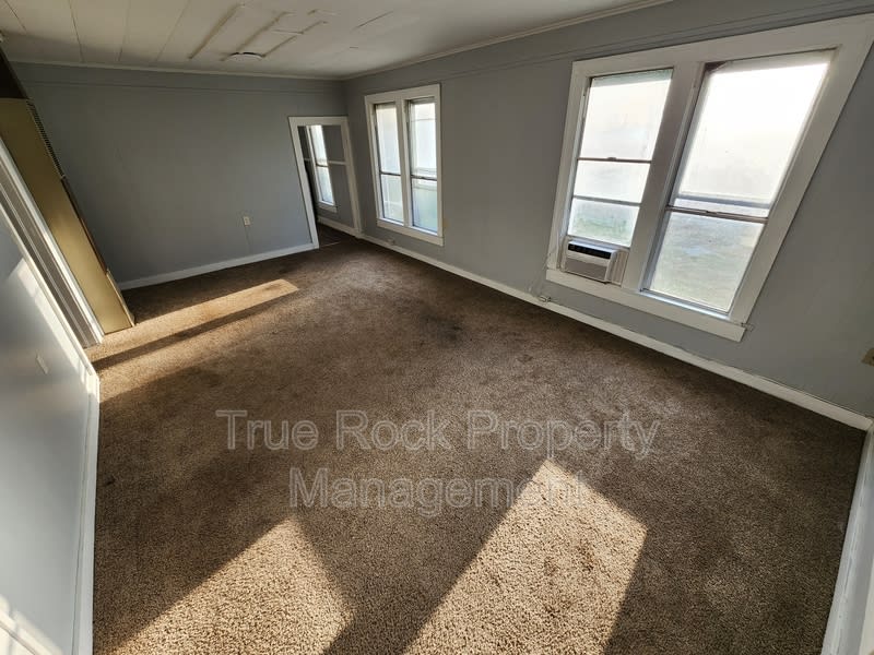 800 West 9th – photo 3