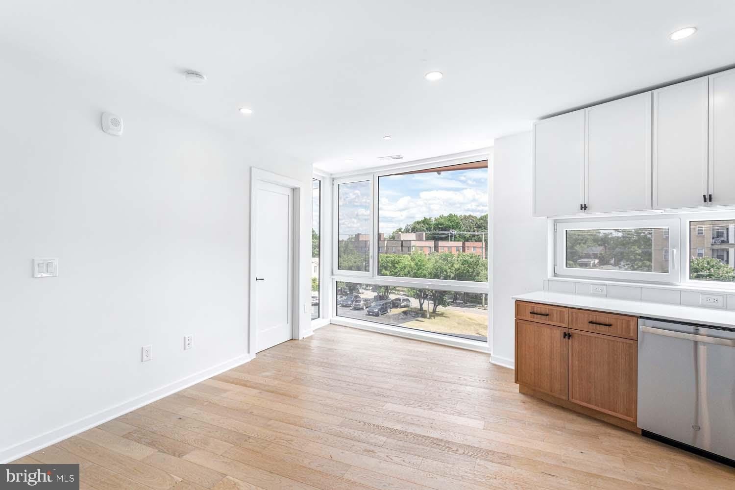1522 RHODE Avenue NE – photo 3