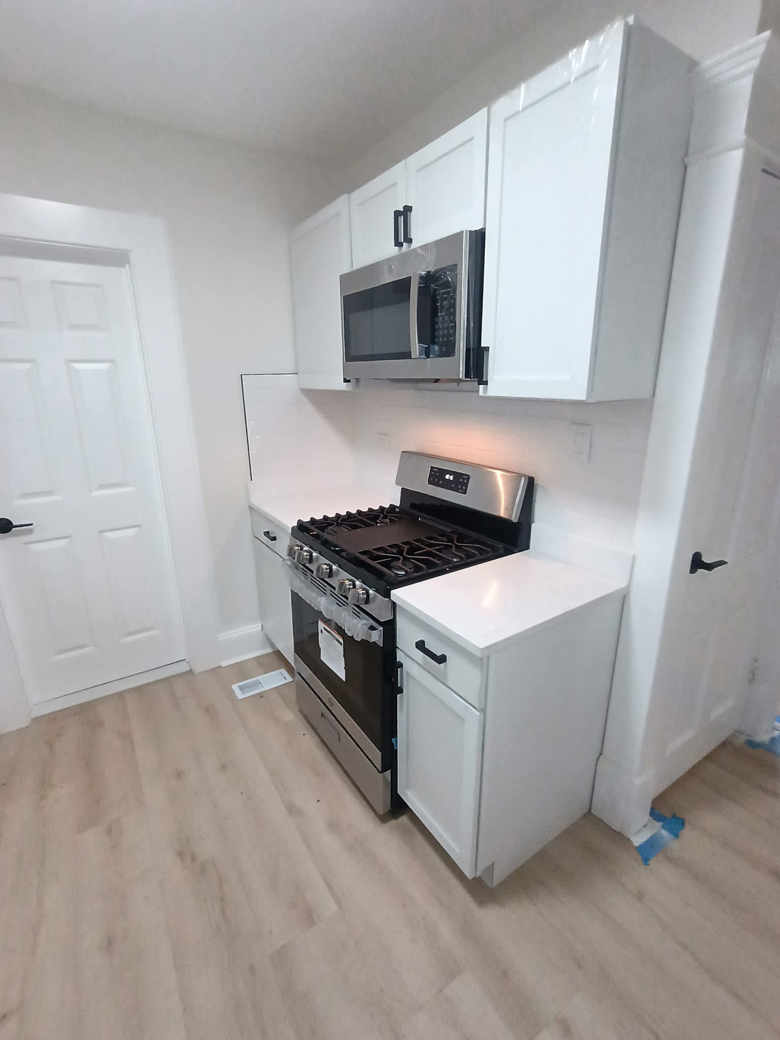 813 E Wayne St – photo 2
