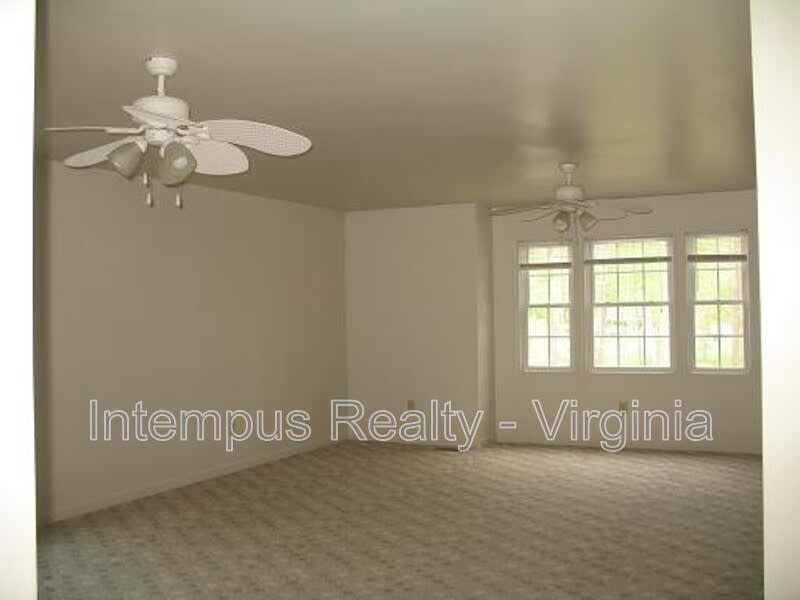6107 Bilal Ct – photo 2