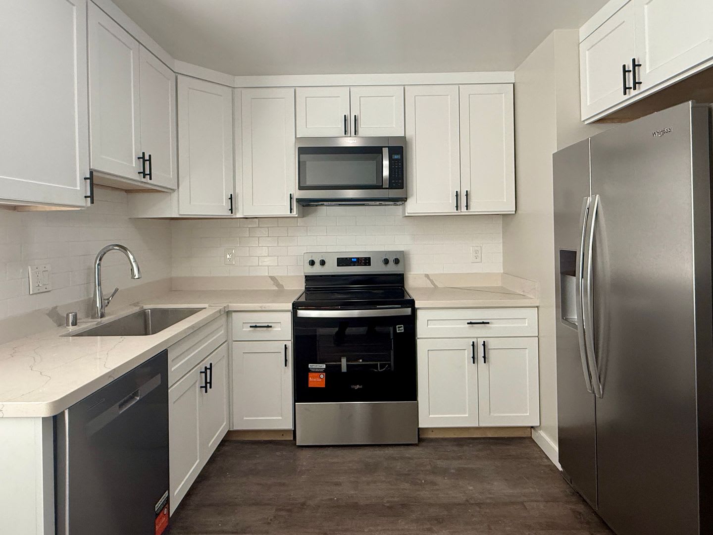 Remodeled 2 Bedroom 1 Bath Sunnyvale Apartment in Convenient Location – photo 2