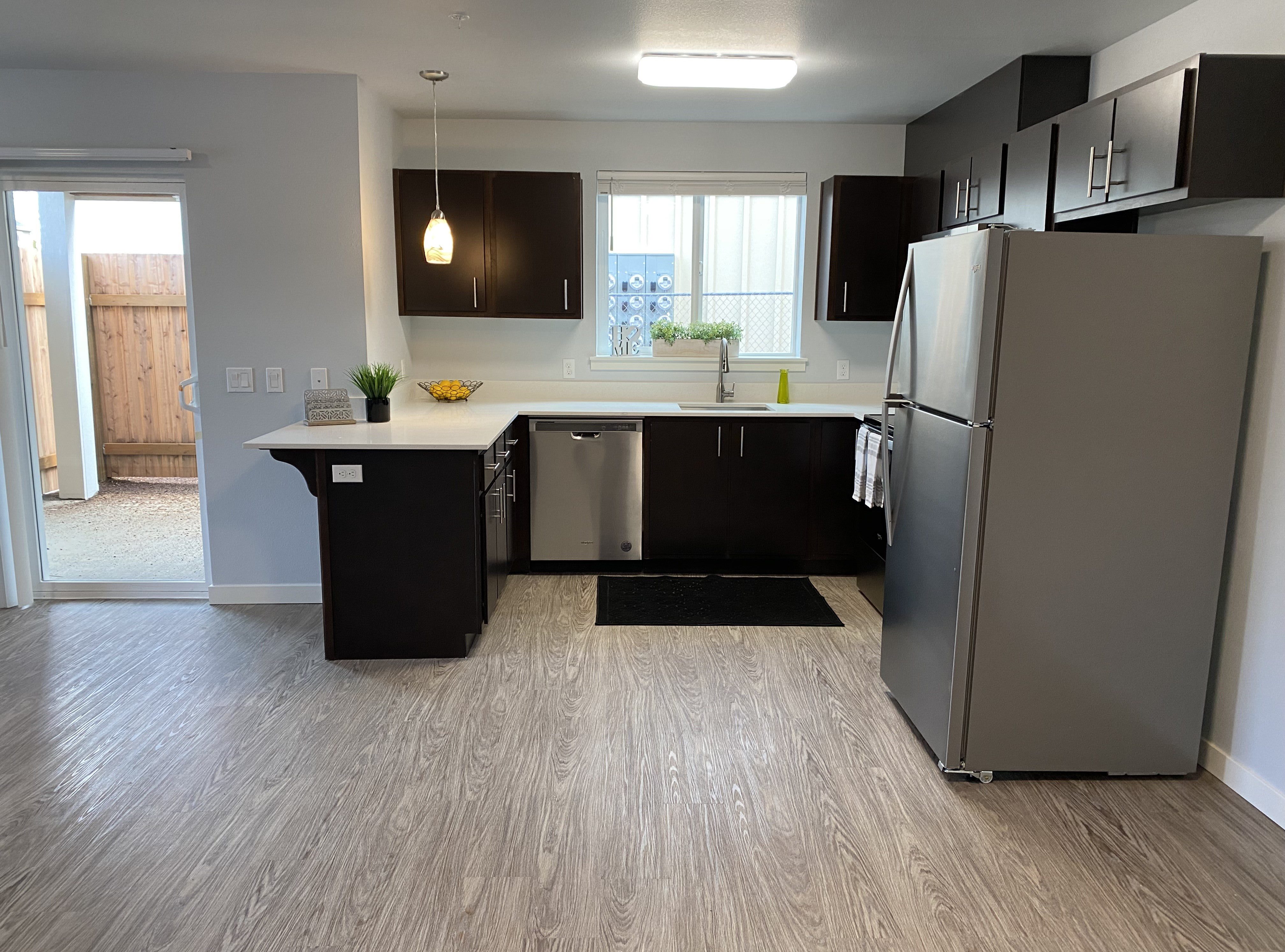 New Carpet One Level House Located In North Albany – photo 4