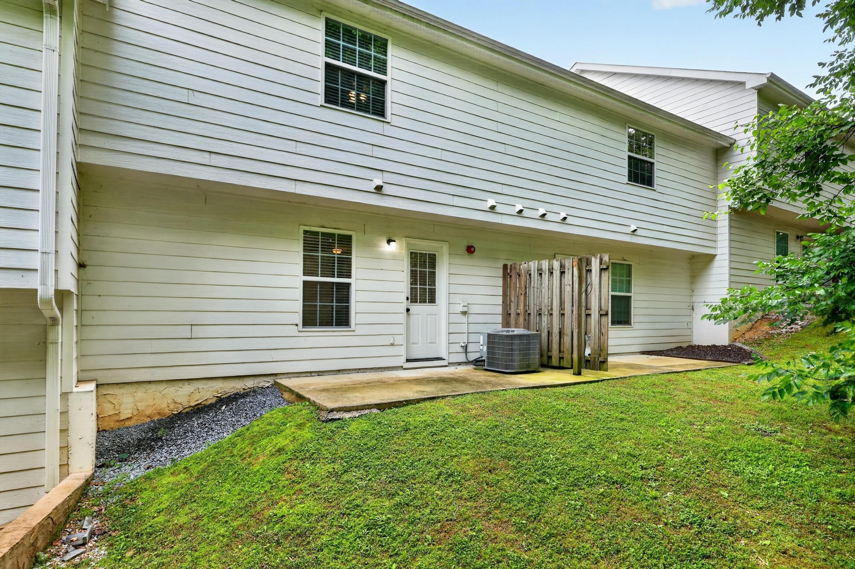 1113 Maple Tree Lane – photo 5