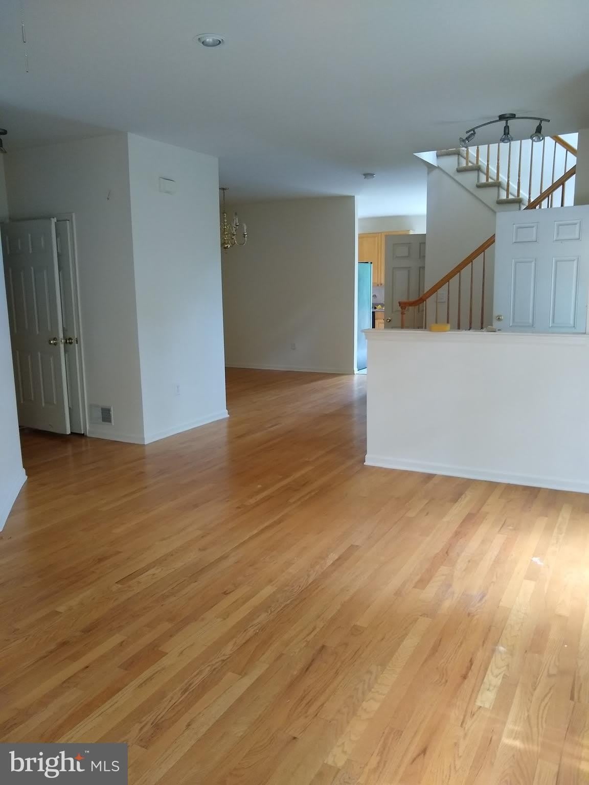 19 WORDSWORTH Court – photo 3