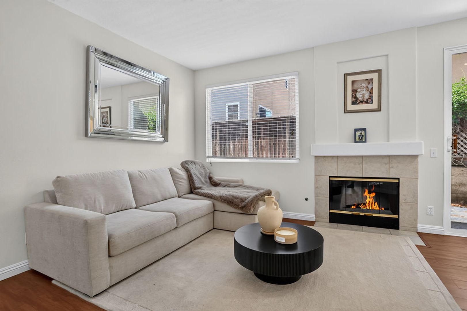 Sun-Drenched Three-Bedroom Detached Home in Desirable Soleil – photo 4