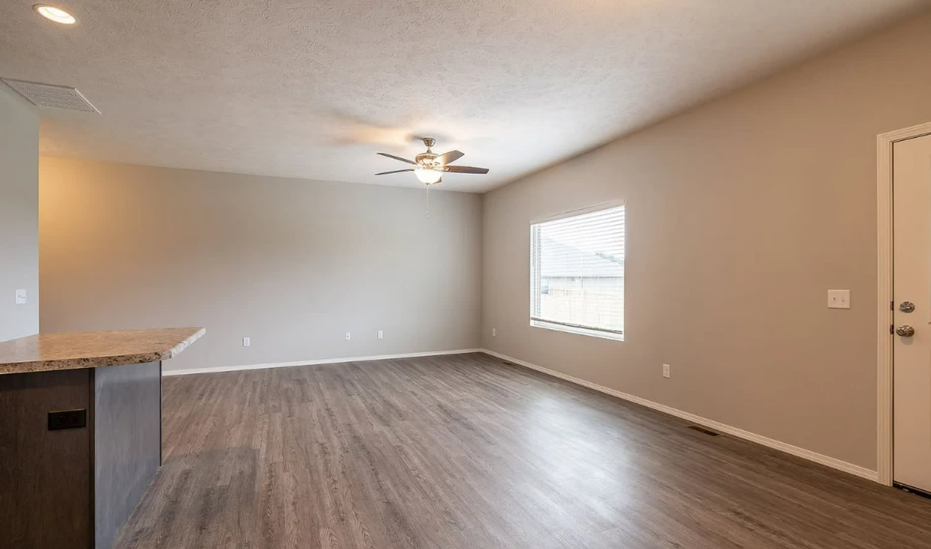 Beautiful 3 Bedroom Duplex In Monte Cristo – photo 1