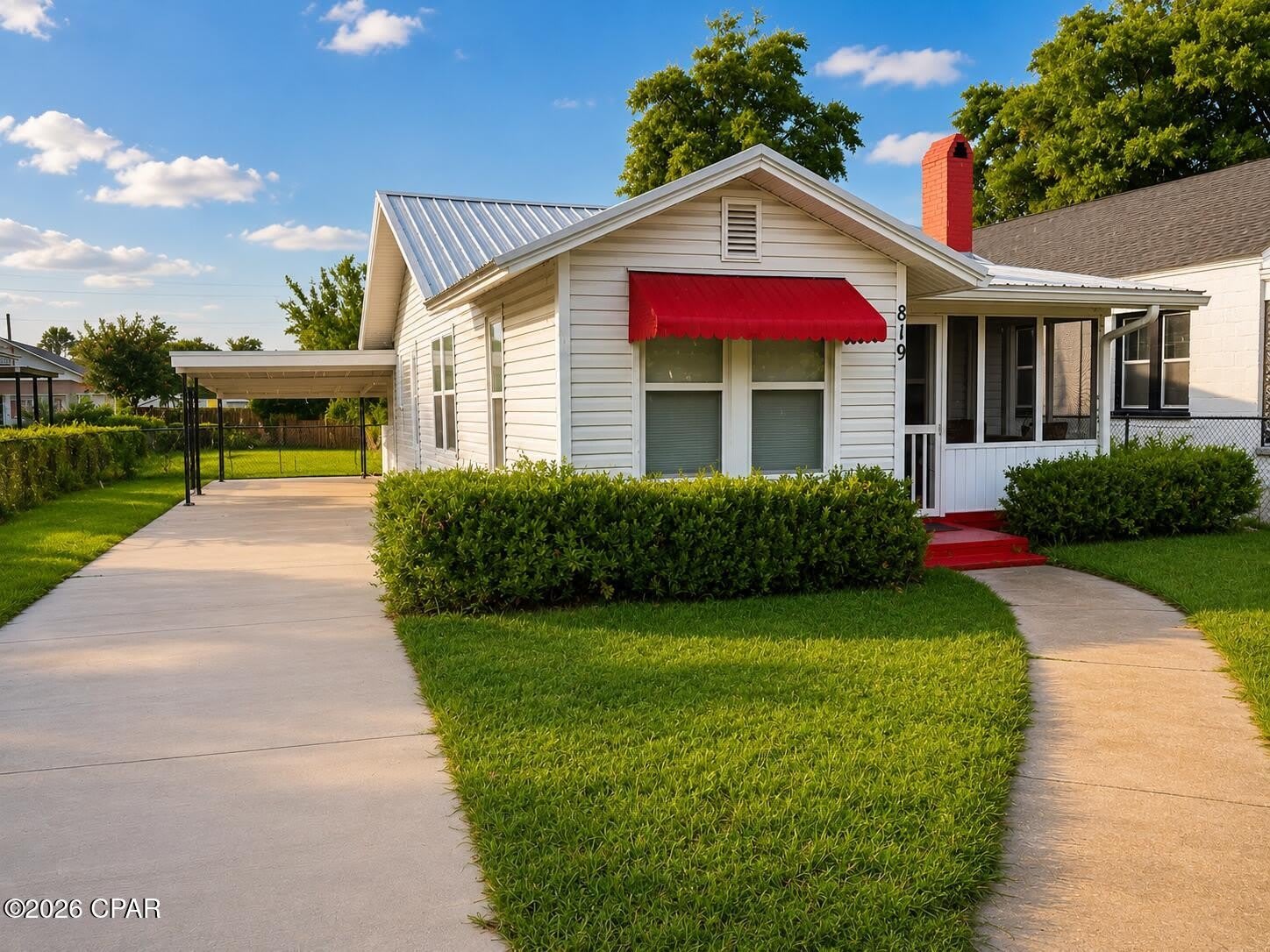 819 Grace Avenue – photo 2