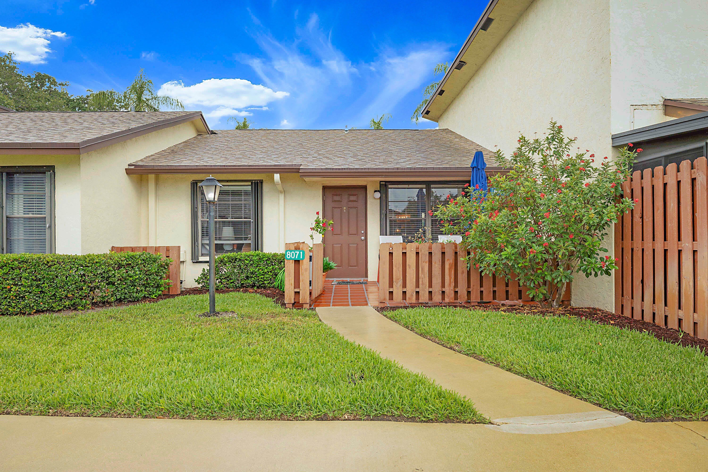 8071 Se Villa Circle – photo 1