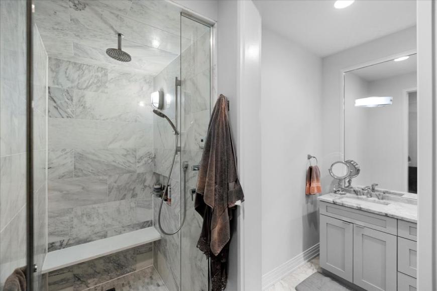2749 N Lakewood Ave – photo 3