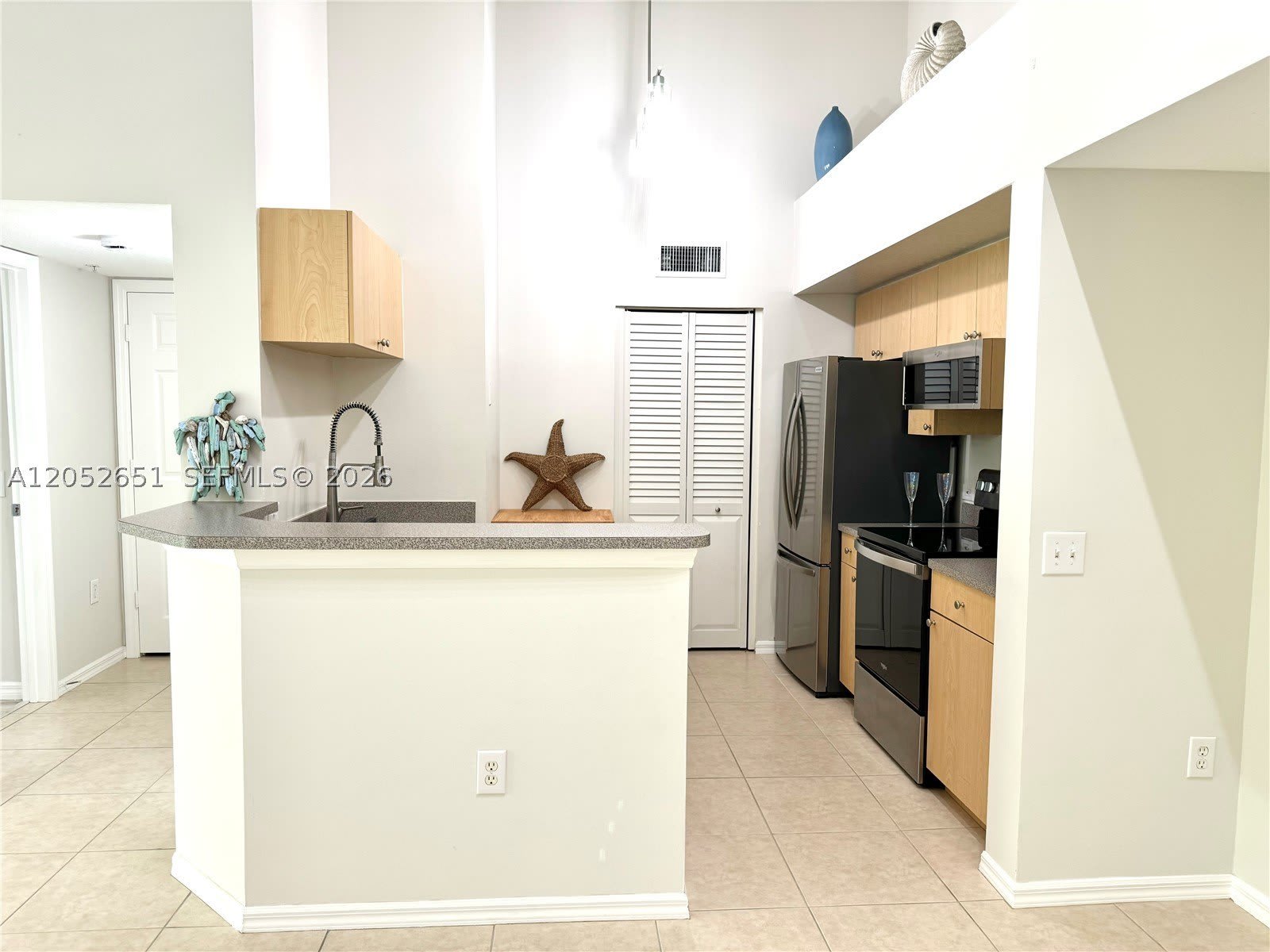 1020 Villa Ln – photo 3