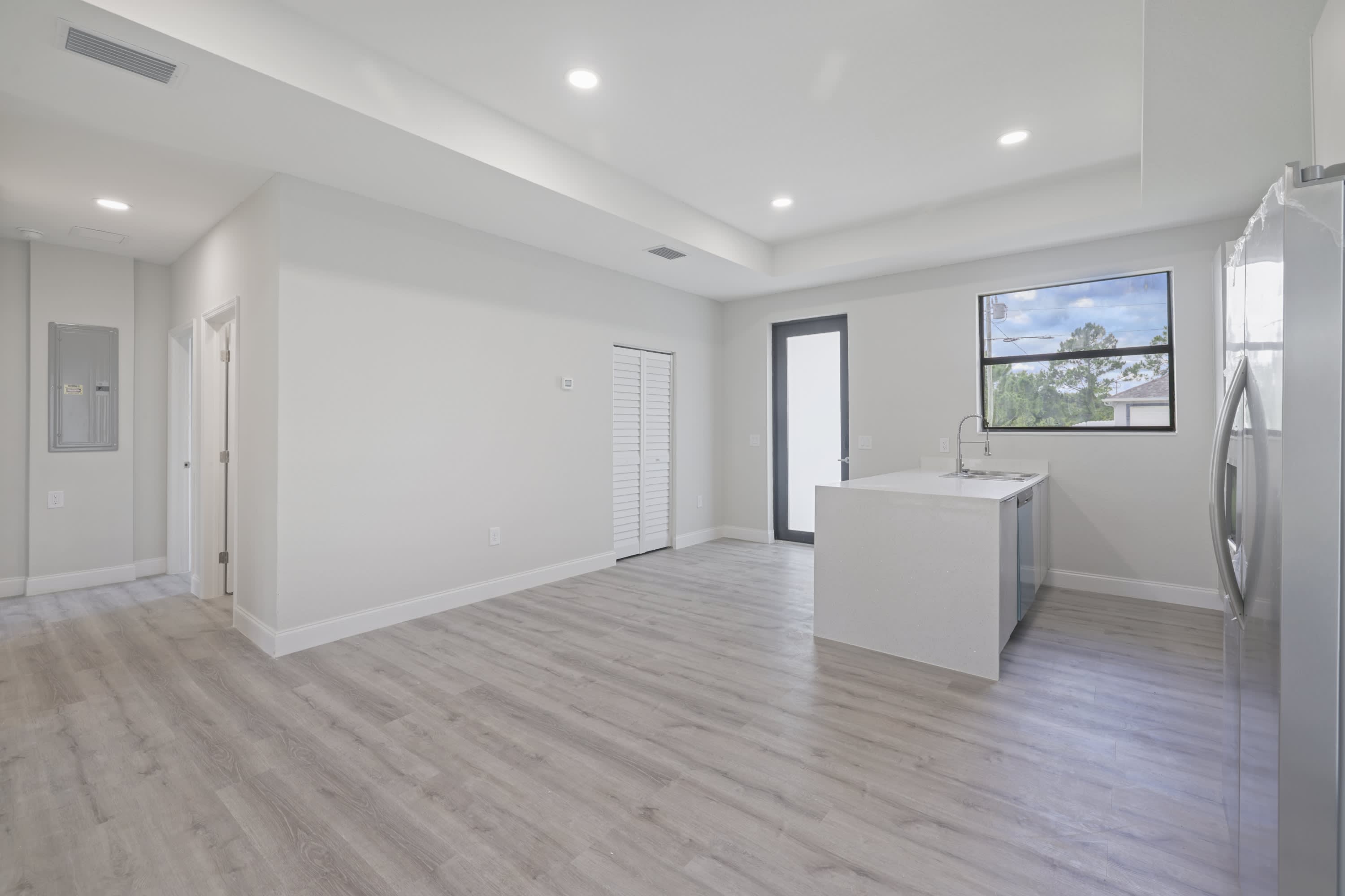 3216 53rd Street West – photo 4