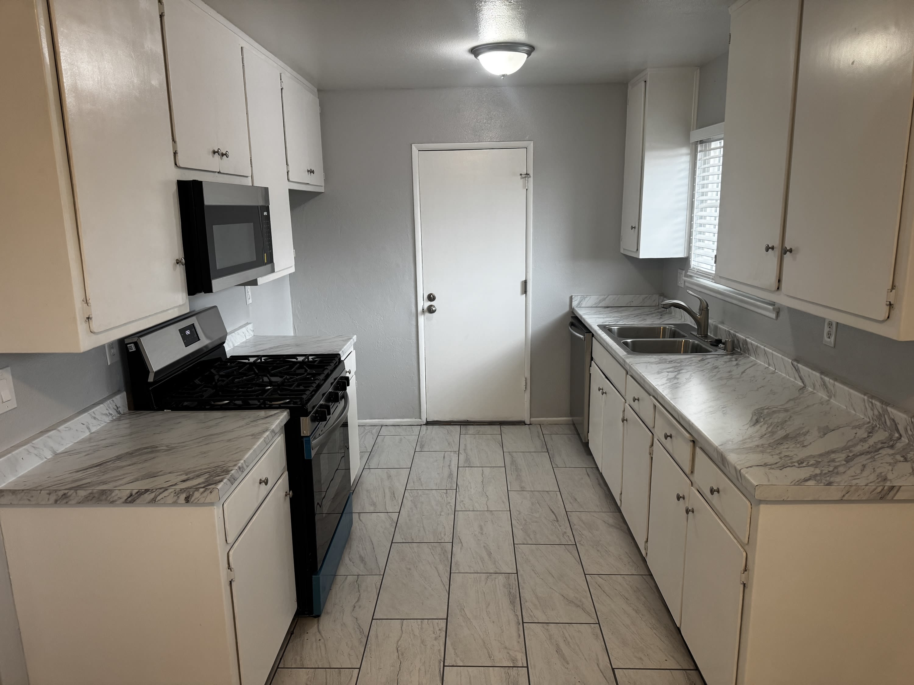 18938 Live Oak Street – photo 4