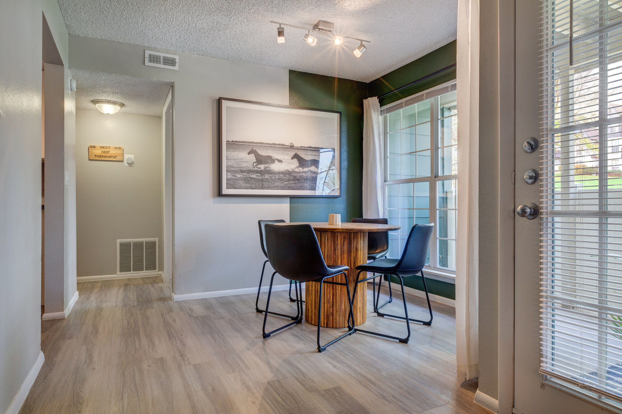 Riverbend Apartments – photo 4